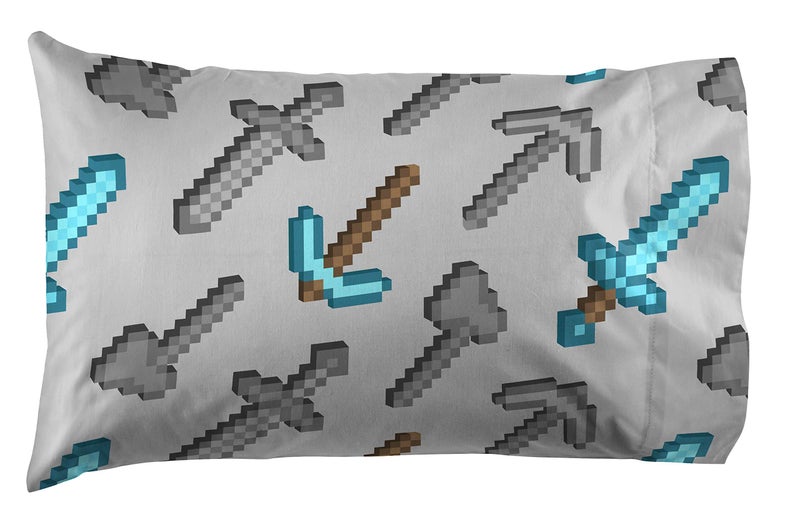 Jay Franco Minecraft Isometric 5 Piece Full Bed Set - Includes Comforter & Sheet Set - Bedding Features Creeper - Super Soft Fade Resistant Polyester - (Official Minecraft Product) - Image 4